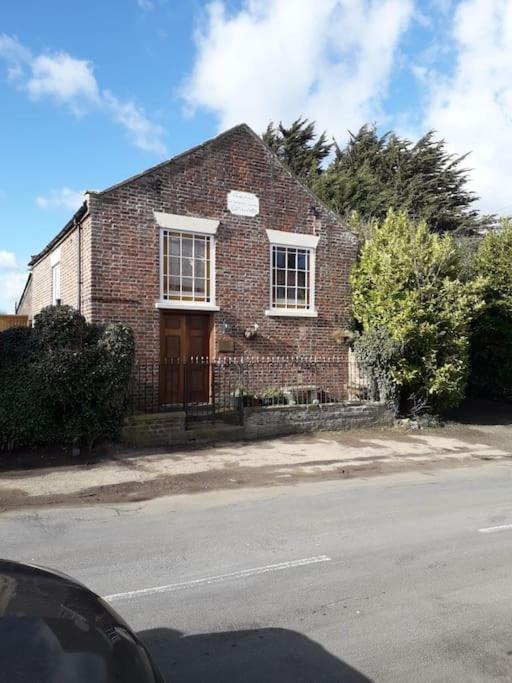 The Old Chapel-The Nave Apartment Gristhorpe Exterior photo